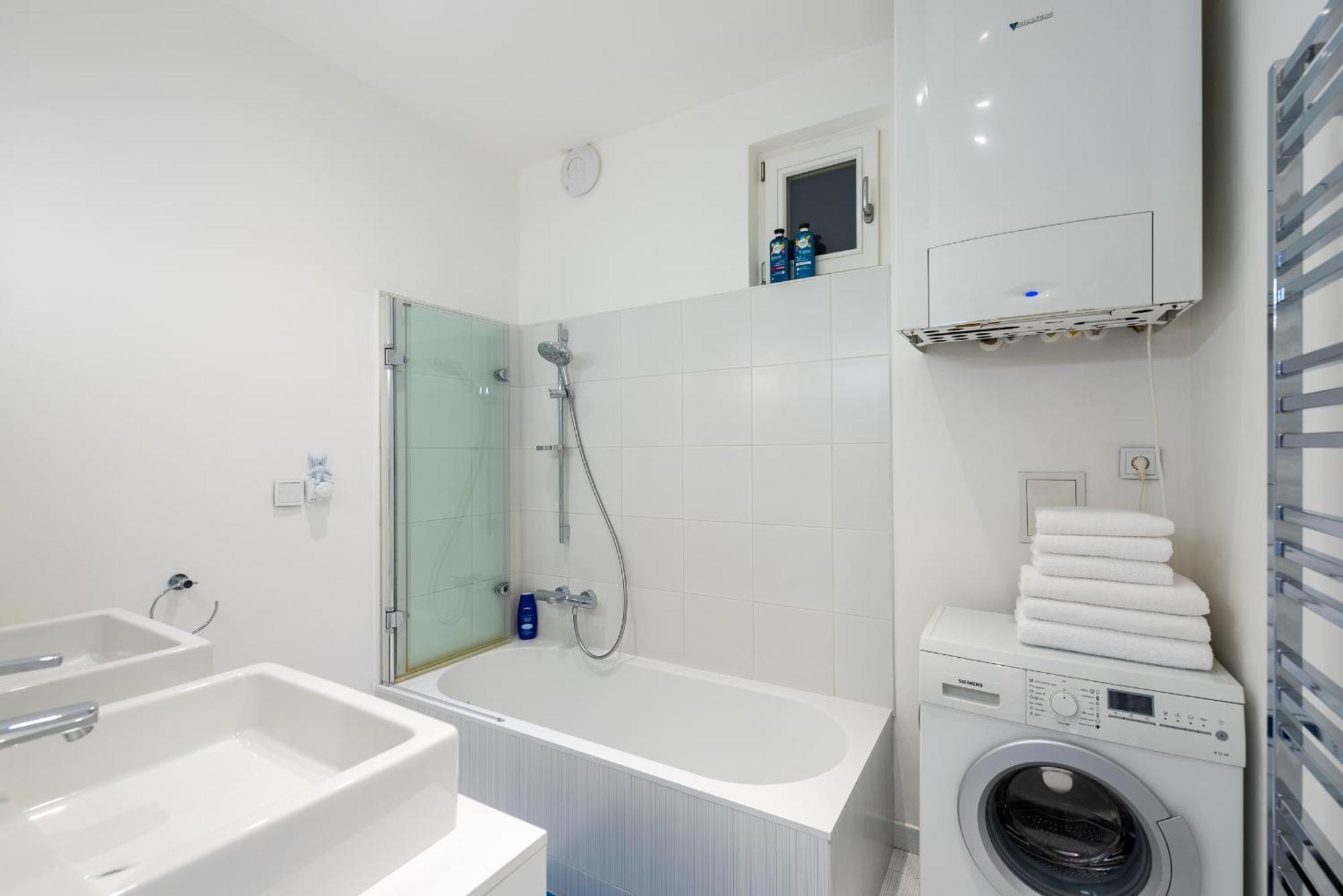 *sunny And Stylish* With Balcony Near Tv Tower Prag