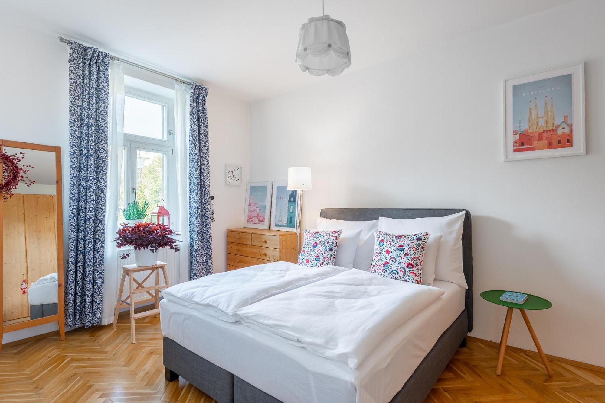 *sunny And Stylish* With Balcony Near Tv Tower Apartamento Praga